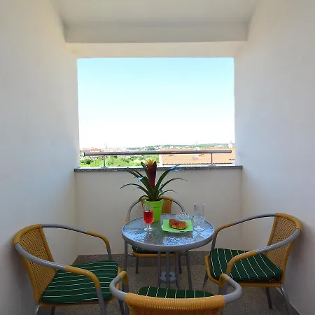 Jukan.5 Apartment Pula